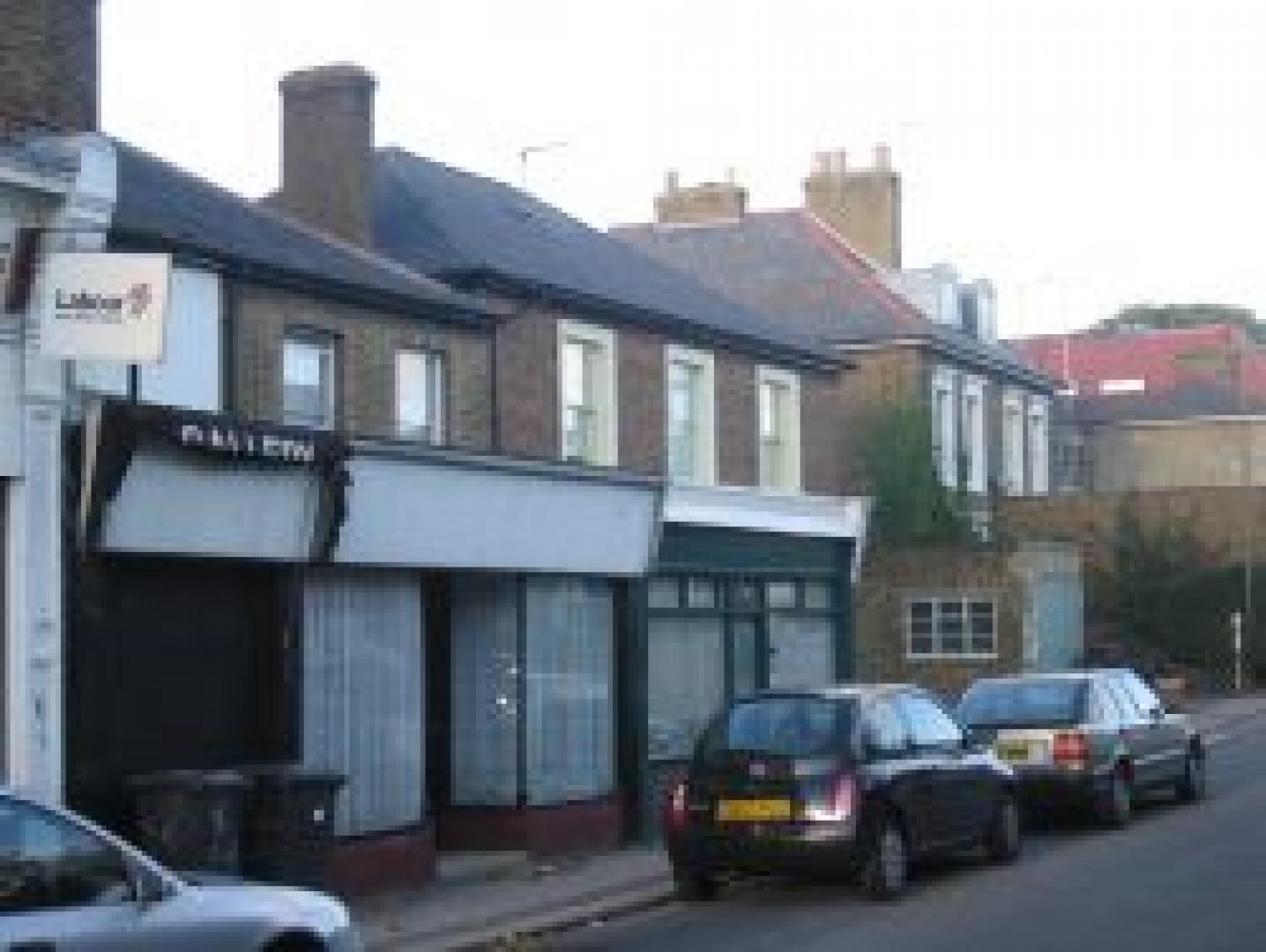 			NEW ON!, 4 Bedroom, 1 bath, 1 reception Flat			 Church Lane, EAST FINCHLEY N2